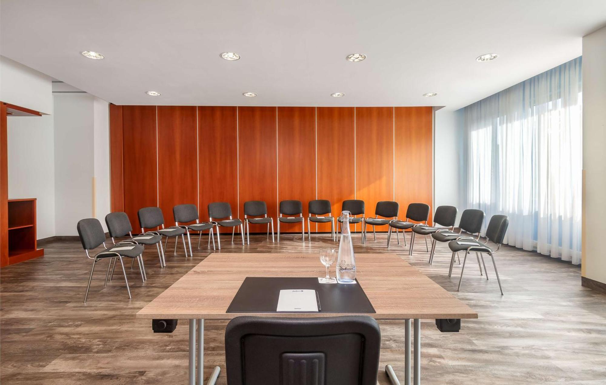 Dessau-Rosslau Radisson Blu Fuerst Leopold Hotel מראה חיצוני תמונה